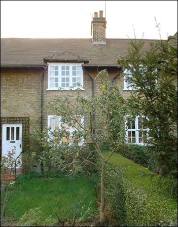 33 Asmuns Place